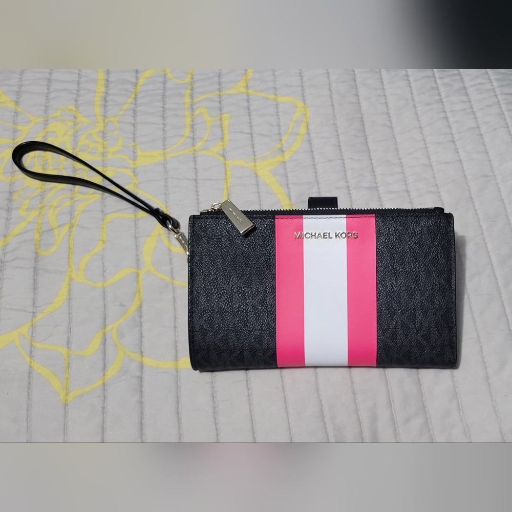 Nwnt Michael kors wristlet